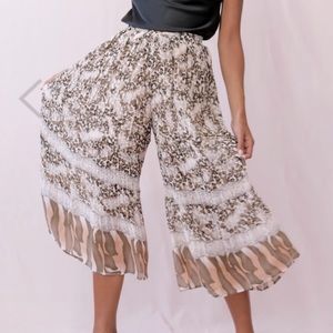 Selfie Leslie Leopard Print Pants